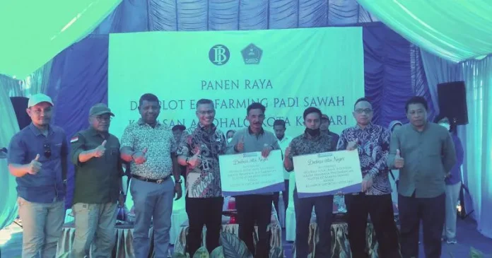BI Sultra Beri Bantuan Digital Farming pada Dua Gapoktan di Amohalo Kendari