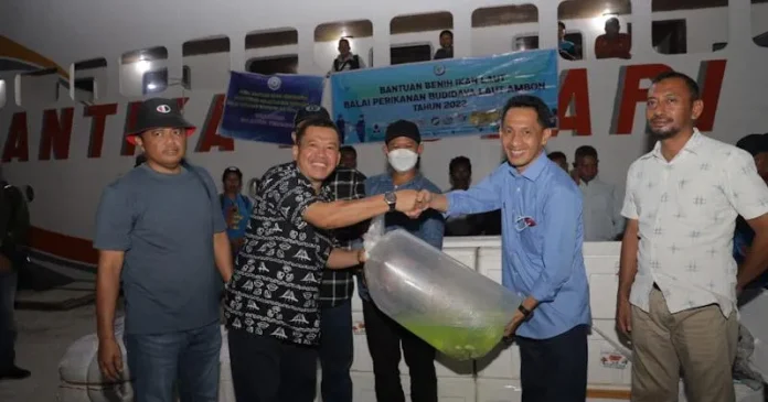 PSX_608 Momen GTRA Summit, KKP RI Salurkan Bantuan kepada Nelayan di Wakatobi