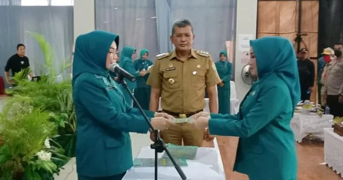 PSX_636 Ira Willys Muhammad Yusup Resmi Menakhodai Dekranasda dan TP PKK Buteng