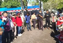 Bupati Wakatobi dan Wamen ATR Lepas Aksi Pawai Monster Plastik Bupati Wakatobi dan Wamen ATR Lepas Aksi Pawai Monster Plastik