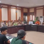 Ratusan Warga Korban Banjir Datangi Kantor Bupati, Tuntut Realisasi Hunian Tetap Ratusan Warga Korban Banjir Datangi Kantor Bupati, Tuntut Realisasi Hunian Tetap