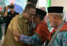 Dilepas Bupati, Jemaah Calon Haji Asal Muna Barat Resmi Berangkat Dilepas Bupati, Jemaah Calon Haji Asal Muna Barat Resmi Berangkat