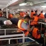 Kapal Rute Kendari-Wanci Diguncang Ombak, Penumpang Panik dan Rebutan Pelampung Kapal Rute Kendari-Wanci Diguncang Ombak, Penumpang Panik dan Rebutan Pelampung