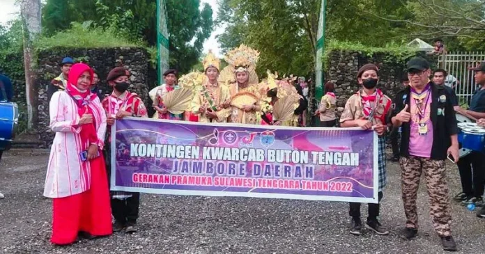 Kenakan Kostum dari Bahan Daur Ulang, Kontingen Kwarcab Buteng Antusias Ikuti Karnaval Jamda