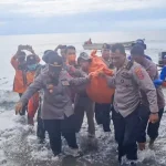 Remaja Perempuan yang Hilang di Pantai Batu Gong Ditemukan Meninggal Dunia Remaja Perempuan yang Hilang di Pantai Batu Gong Ditemukan Meninggal Dunia