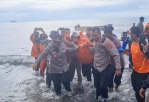 Remaja Perempuan yang Hilang di Pantai Batu Gong Ditemukan Meninggal Dunia Remaja Perempuan yang Hilang di Pantai Batu Gong Ditemukan Meninggal Dunia
