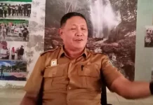 Pengunjung Pantai Batu Gong Dilarang Keras Berenang Sejauh 50 Meter dari Bibir Pantai Pengunjung Pantai Batu Gong Dilarang Keras Berenang Sejauh 50 Meter dari Bibir Pantai