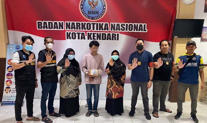 Bea Cukai Kendari Gagalkan Penyelundupan 68 Gram Mariyuana dari Medan