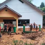 Gegara Hujan, Satu Rumah di Kendari Nyaris Kena Longsor, Pagar Rusak Gegara Hujan, Satu Rumah di Kendari Nyaris Kena Longsor, Pagar Rusak