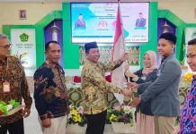 Kemenag Lepas Dua Alumni MAN IC Kendari ke Amerika Serikat Kemenag Lepas Dua Alumni MAN IC Kendari ke Amerika Serikat