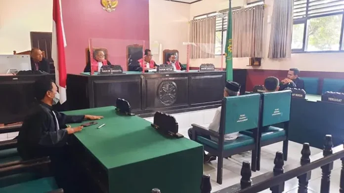 IMG-20220728-WA0034 Mantan Sekwan dan Bendahara DPRD Mubar Terbukti Korupsi Anggaran Makan, Minum dan Reses