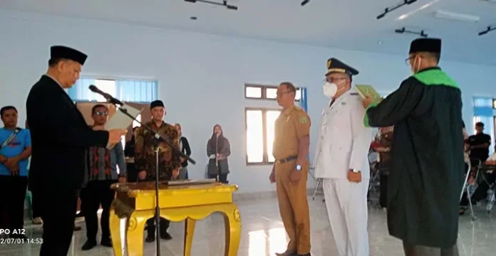 IMG20220701145429 Diganti yang Baru, Sekda Konawe Apresiasi Kinerja Camat Wonggeduku Barat