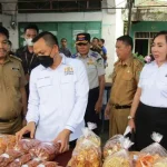 Kadin Konawe Tebar 15 Ribu Kupon Pasar Murah Kadin Konawe Tebar 15 Ribu Kupon Pasar Murah