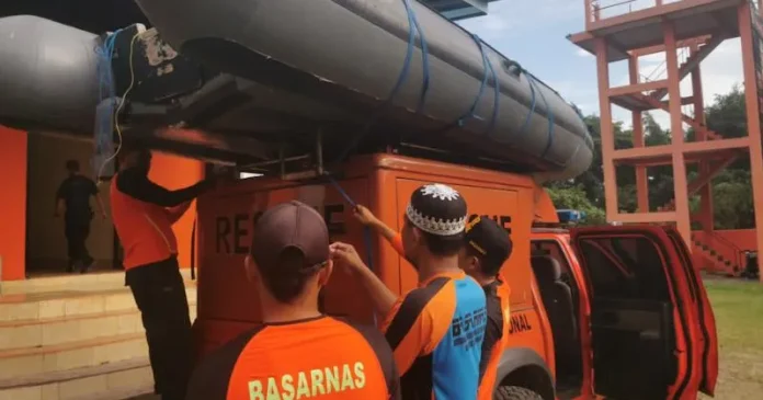 PSX_1154 Alami Kecelakaan dan Terjatuh ke Sungai, Satu Warga Baubau Dilaporkan Hilang