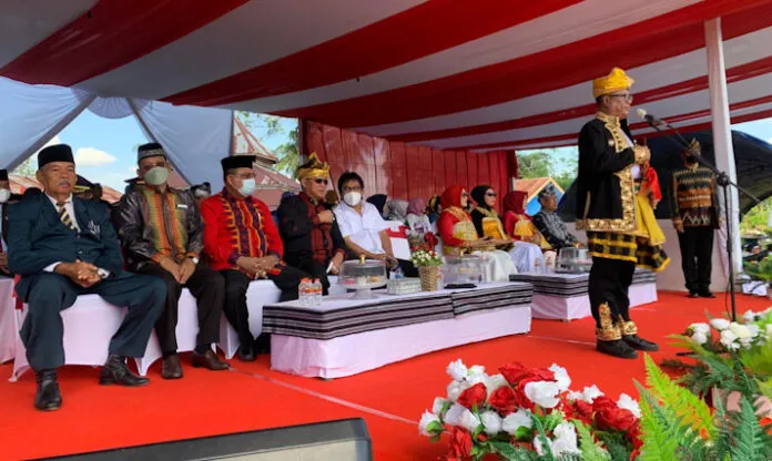 Mantan Bupati Muna dan Mubar Hadiri Upacara HUT Mubar ke-8 Tahun