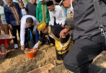 Pembangunan Pasar Rakyat Kambara Mubar Dimulai, Anggarannya Rp2,7 Miliar Pembangunan Pasar Rakyat Kambara Mubar Dimulai, Anggarannya Rp2,7 Miliar