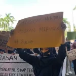 Aliansi Anti Kekerasan Seksual Demo Tuntut Penuntasan Kasus Dugaan Pelecehan Mahasiswi UHO Aliansi Anti Kekerasan Seksual Demo Tuntut Penuntasan Kasus Dugaan Pelecehan Mahasiswi UHO