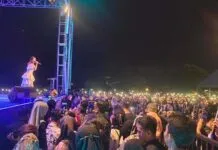 Rossa Meriahkan Malam Puncak Sultra Expo UMKM 2022, Ribuan Warga Padati Tugu MTQ Kendari Rossa Meriahkan Malam Puncak Sultra Expo UMKM 2022, Ribuan Warga Padati Tugu MTQ Kendari