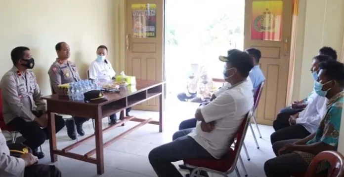 Kunker ke Wabula, Kapolres Buton Minta Warga Tetap Aktif Jaga Kamtibmas