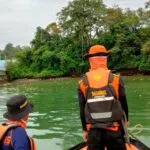 Perahu Dihantam Gelombang, Seorang Pria Hilang di Perairan Teluk Kendari Perahu Dihantam Gelombang, Seorang Pria Hilang di Perairan Teluk Kendari