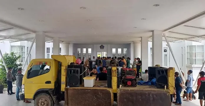 Puluhan Sopir Truk di Kendari Demo soal Buruknya Penyaluran Solar Subsidi