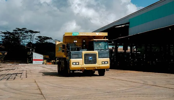 Komitmen Terapkan Operasi Rendah Karbon, PT Vale Luncurkan Truk Listrik