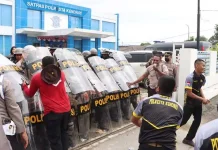 Antisipasi Demo, Polresta Kendari Gelar Pelatihan Pengamanan Unjuk Rasa Antisipasi Demo, Polresta Kendari Gelar Pelatihan Pengamanan Unjuk Rasa