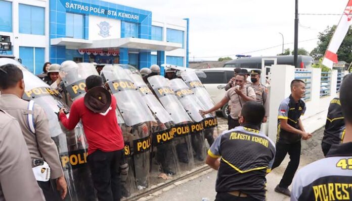 Antisipasi Demo, Polresta Kendari Gelar Pelatihan Pengamanan Unjuk Rasa