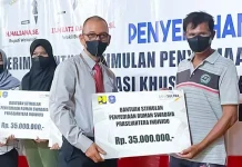 Bersama Bank Sultra, Pemkab Wakatobi Beri Bantuan Rumah Layak Huni kepada 95 Warga Bersama Bank Sultra, Pemkab Wakatobi Beri Bantuan Rumah Layak Huni kepada 95 Warga