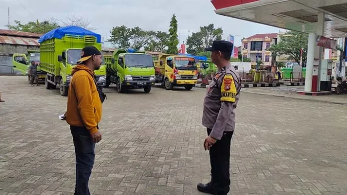 IMG-20220831-WA0036 Polisi Dikerahkan Jaga SPBU Jelang Kenaikan Harga BBM