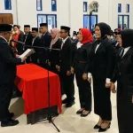 Ada Jabatan Diisi Dua Orang di SK Pelantikan, Pj Bupati Mubar: Salah Penulisan Ada Jabatan Diisi Dua Orang di SK Pelantikan, Pj Bupati Mubar: Salah Penulisan