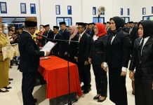 Pj Bupati Mubar Tegaskan Bakal Evaluasi Kinerja Pejabat Tiap Tiga Bulan Pj Bupati Mubar Tegaskan Bakal Evaluasi Kinerja Pejabat Tiap Tiga Bulan