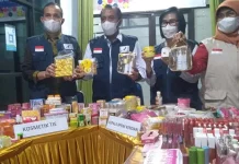 BPOM Kendari Amankan 397 Item Kosmetik Ilegal Senilai Rp71 Juta BPOM Kendari Amankan 397 Item Kosmetik Ilegal Senilai Rp71 Juta