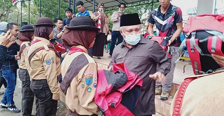 Bupati Kery Resmi Lepas Kontingen Kwarcab Konawe ke Jamnas XI