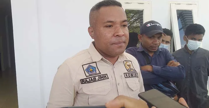 Ketua Komisi III DPRD Kendari Rajab Jinik