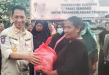 Bupati Wakatobi Serahkan Bantuan Sembako untuk Keluarga Berisiko Stunting Bupati Wakatobi Serahkan Bantuan Sembako untuk Keluarga Berisiko Stunting
