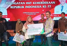 Bupati Kolut Serahkan Santunan Kematian Senilai Rp208 Juta pada 3 Ahli Waris Bupati Kolut Serahkan Santunan Kematian Senilai Rp208 Juta pada 3 Ahli Waris