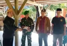 Bupati Kery Bangga Tombi Kerajaan Konawe Kembali Iringi Pengibaran Bendera Pusaka Bupati Kery Bangga Tombi Kerajaan Konawe Kembali Iringi Pengibaran Bendera Pusaka