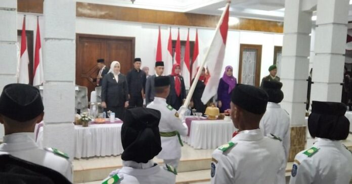 Bupati Wakatobi Kukuhkan 70 Anggota Paskibraka