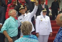 Para Turis Meriahkan HUT RI ke-77 di Wakatobi Para Turis Meriahkan HUT RI ke-77 di Wakatobi