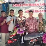 Desa Mola Bahari Juarai Lomba Kebersihan, Bupati Harap Jadi Momentum Peduli Lingkungan Desa Mola Bahari Juarai Lomba Kebersihan, Bupati Harap Jadi Momentum Peduli Lingkungan