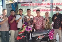 Desa Mola Bahari Juarai Lomba Kebersihan, Bupati Harap Jadi Momentum Peduli Lingkungan Desa Mola Bahari Juarai Lomba Kebersihan, Bupati Harap Jadi Momentum Peduli Lingkungan