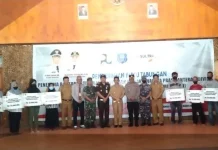 Pemda Wakatobi Kuncurkan Rp5,7 Miliar untuk Bangun 316 Rumah Layak Huni Pemda Wakatobi Kuncurkan Rp5,7 Miliar untuk Bangun 316 Rumah Layak Huni