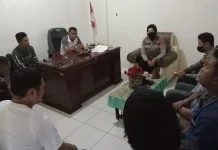 Polsek Wangsel Wakatobi Mediasi Tawuran Dua Kelompok Pemuda Polsek Wangsel Wakatobi Mediasi Tawuran Dua Kelompok Pemuda