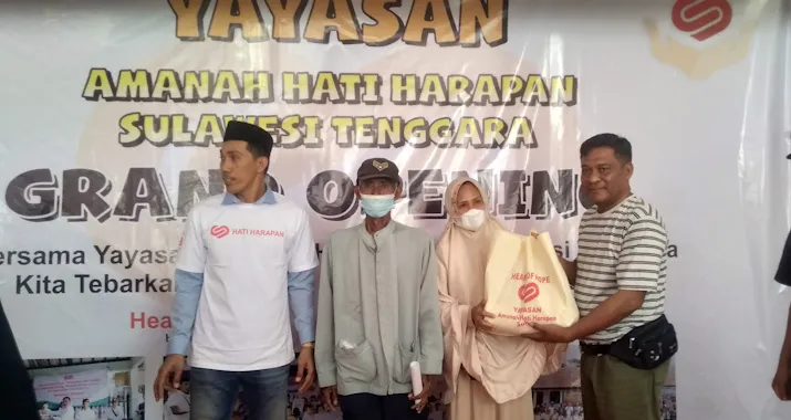 Bantu Masyarakat Menengah ke Bawah, Yayasan Amanah Hati Harapan Sultra Hadir di Kendari