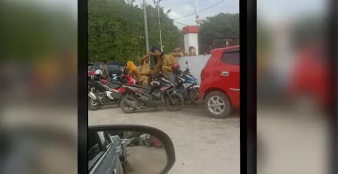 Sejumlah ASN di Buteng Lompat Pagar Kantor Bupati Hindari Vaksin Booster