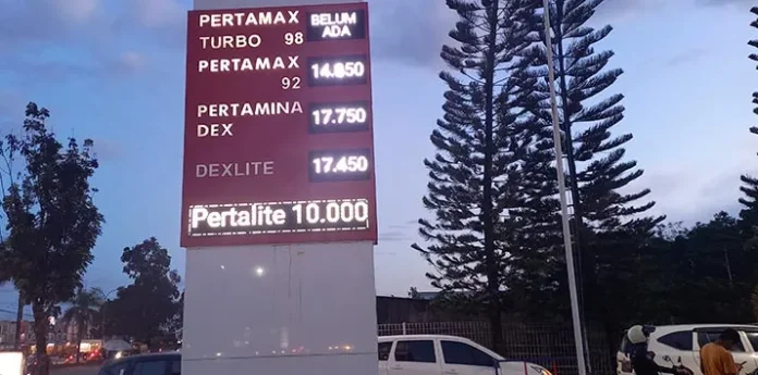 Sejumlah SPBU di Kota Kendari Mulai Sesuaikan Tarif Baru Kenaikan Harga BBM