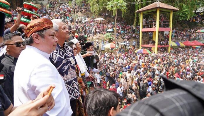 Merawat Tradisi Leluhur, Airlangga Hadiri Perayaan Yaa Qowiyyu di Jatinom