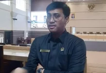 DPRD Kendari Tegaskan Larangan Jual Bensin Eceran di Dekat SPBU Ketua Komisi II DPRD Kota Kendari, Rizki Brilian Pagala
