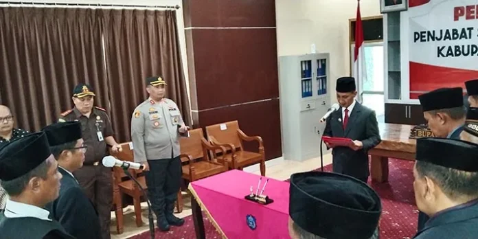 Kadis PUPR Wakatobi Dilantik Jadi Pj Sekda